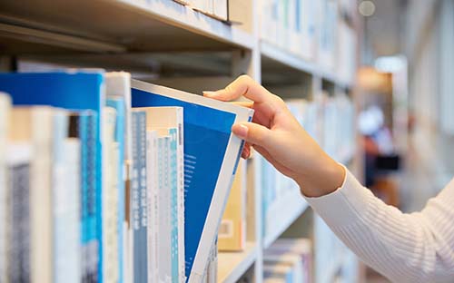 沒有中專畢業(yè)證可以報(bào)考成人高考嗎？