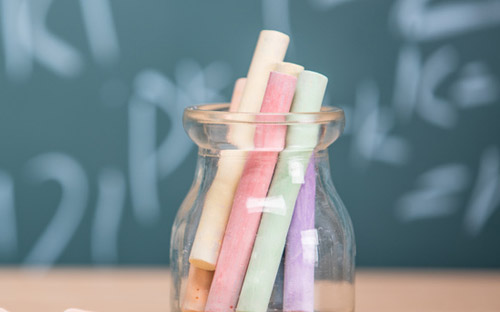 藥學(xué)?？瞥扇烁呖伎寄男┛颇?