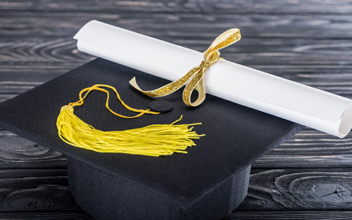 成人高考注意什么時候報考？