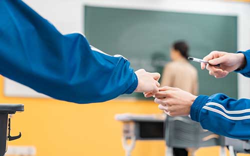 成人自考沒時(shí)間去考試怎么辦?