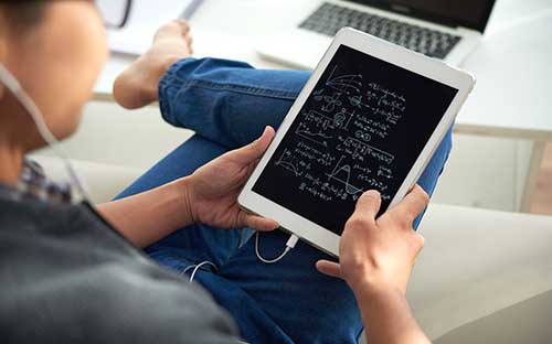 廣東省成人高考報(bào)名費(fèi)用是多少？