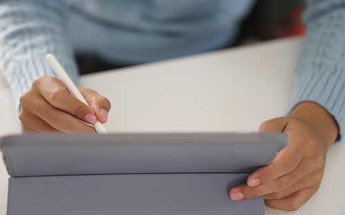 成人高考最快多久可以拿到畢業(yè)證？可以提前拿到畢業(yè)證嗎？