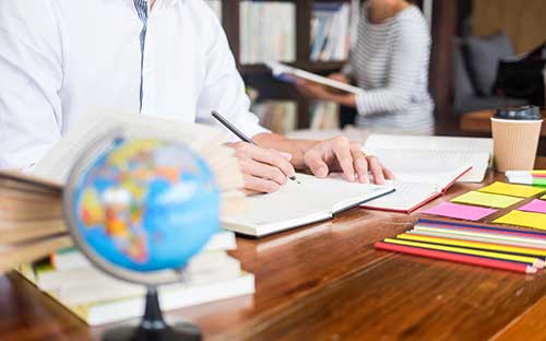 成人高考考書上的內(nèi)容嗎？