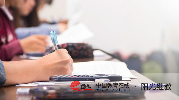 報(bào)名自學(xué)考試的人多嗎？學(xué)歷怎么樣？