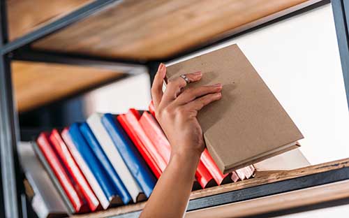 自考報名時間是多久？學(xué)歷有用嗎？