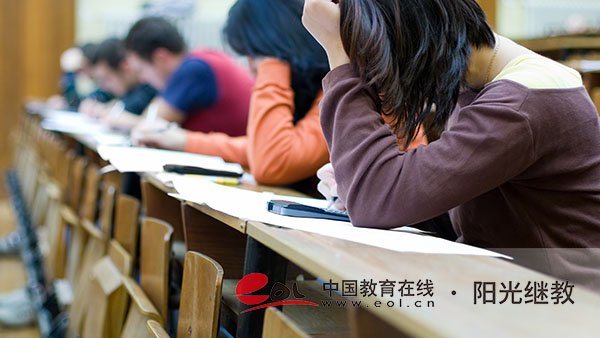 成人高考報考學(xué)校如何選擇？志愿可以改嗎？