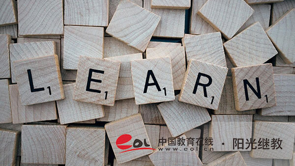 成人高考報(bào)名要求有哪些？費(fèi)用有哪些？