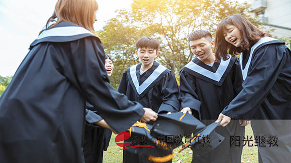 安徽成人高考分數(shù)什么時候出？分數(shù)線一般是多少？