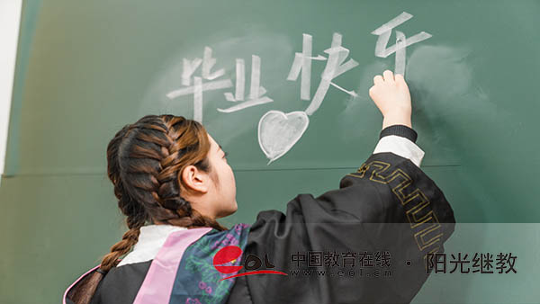 河南成人高考考哪幾門？怎么報名？