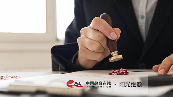 成人高考報(bào)名流程復(fù)雜嗎？分?jǐn)?shù)不夠可以調(diào)劑嗎？