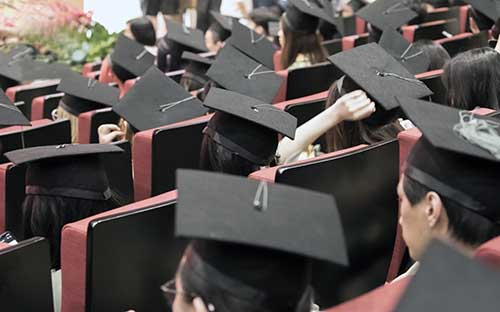 成人高考最遲幾月報(bào)名考試？要求是什么？