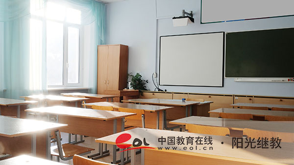 成人高考報名能在哪里查信息？可以選擇什么層次？