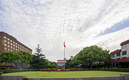 布里斯托大學(xué)跟謝菲爾德大學(xué)誰(shuí)值得上
