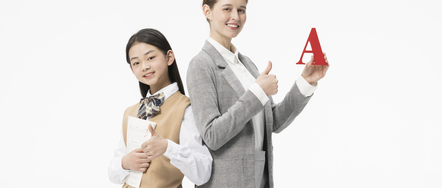 英國留學(xué)本科文科專業(yè)費(fèi)用