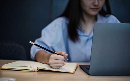 英國的服裝設計院校排名，TOP3學校一覽