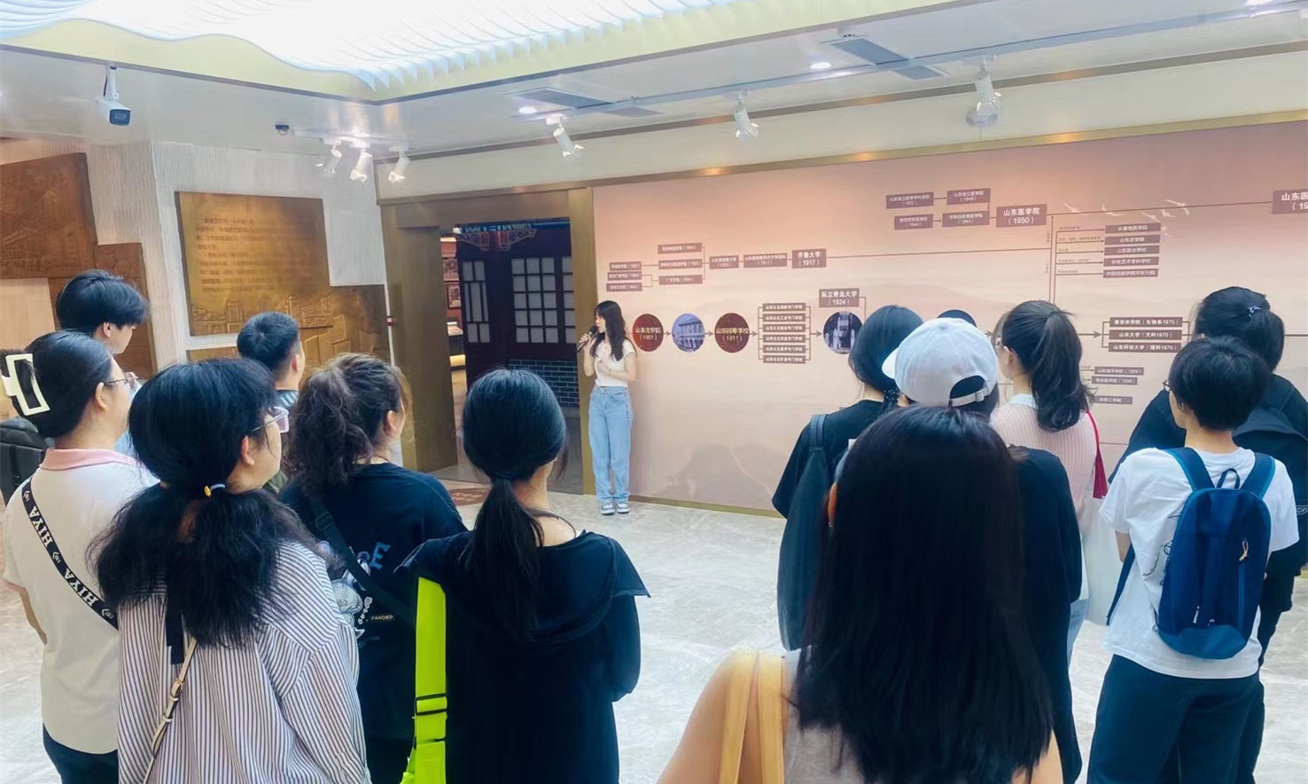 參觀山東大學(xué)校史館