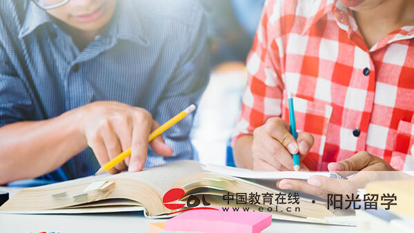 北京服裝學院國際本科班2+2費用多少錢一年