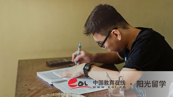 法國攝影專業(yè)研究生留學需要多少費用，學費大概是多少