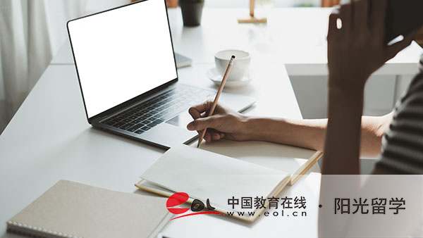 美國(guó)數(shù)字媒體藝術(shù)專業(yè)本科留學(xué)費(fèi)用是多少錢(qián)