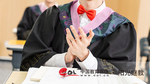 自考轉(zhuǎn)考如何辦理？成績也能一并轉(zhuǎn)嗎？